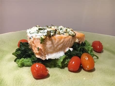 Zalm Met Feta Tuinkruidenzalfje Broccolipuree Spinazie En Kerstomaten