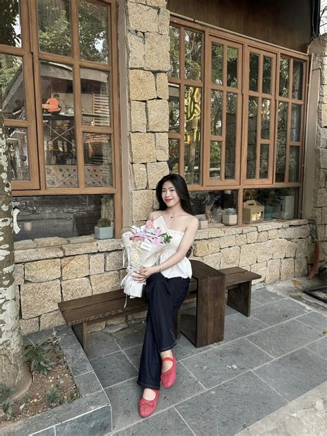 Hot girl ĐT nữ Việt Nam khoe nhan sắc xinh đẹp tuổi 23 thu hút mọi ánh nhìn khi xuất hiện