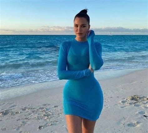 Khlo Kardashian Subi Una Foto En Bikini Sus Fans Descubren Un