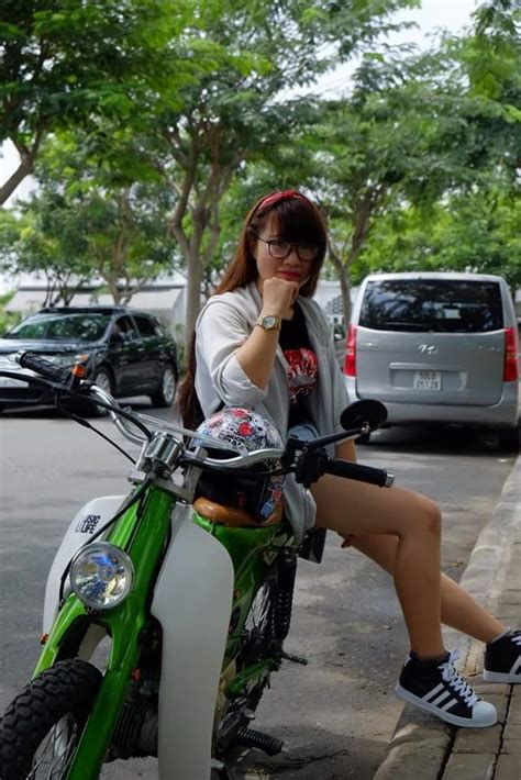 Hot Girl C Ng Xe Cub Banh Vn