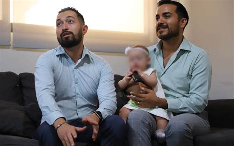 Pareja Gay Logra Registrar A Su Hija Por Gestaci N Subrogada Telediario M Xico