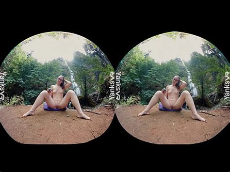 Excited Lesbian Amateur Babes From Yanks VR Endza And Sierra Are Gorgeous While They Make Out In