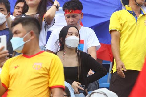 D N Hot Girl I N O S N Thi N Tr Ng Ch Y H T M Nh C V U L O