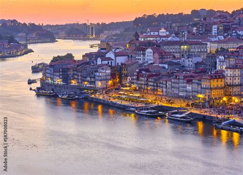 Foto De Sunset Over The Douro River Seen From The Jardim Do Morro A