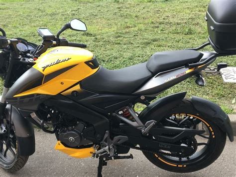 Купить б у Bajaj Pulsar NS карбюратор передач в Москве жёлтый naked bike года на