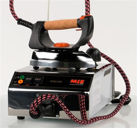 Что выбрать для глажки одежды – утюг, отпариватель или парогенератор