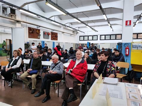 Eccidio Fonderie Riunite Modena Studenti Corni Realizzano Oggetti Per