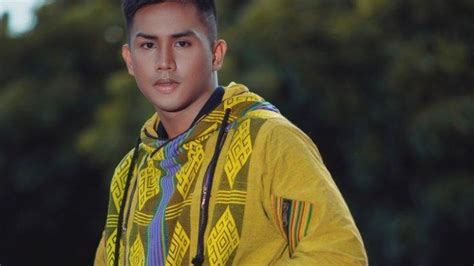 sweater hoodie  kaum milenial  erwin yuan kamu bisa