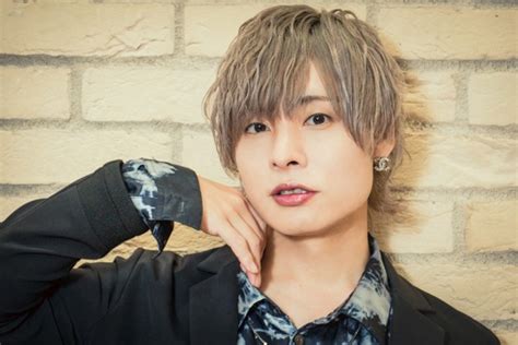 声優・岡本信彦インタビュー「 “とりあえずやってみよう精神”を持つことで気づけたことはたくさんあった」│タウンワークマガジン