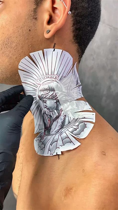 Pin de Dmarkk Tattoo em Pins criados por você Tatuagem no pescoço