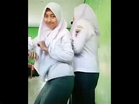tik tok hot anak sma goyang pantat auto sange youtube