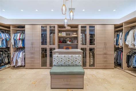 Boulders Distinctive Custom Cabinetry