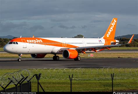 Oe Isc Easyjet Europe Airbus A Nx Photo By Simon Fewkes Ahearne