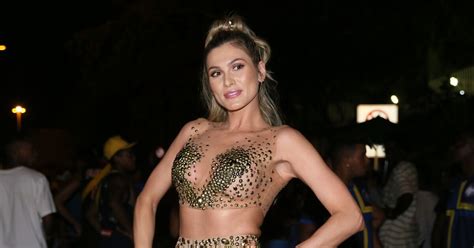 Carnaval 2020 Lívia Andrade elege top supertransparência para