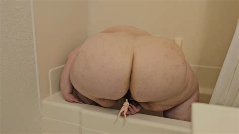 BBW Giantess Fucks Tiny BFF On Side Of Tub Skullcrushthighs Clips Sale