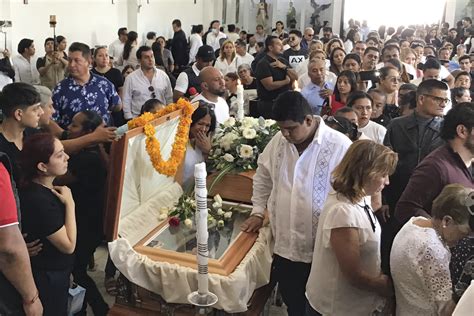 FOTOS llanto y desesperación en el funeral de Alejandro Arcos el