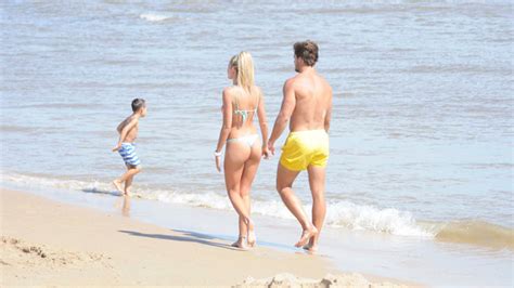 Las Fotos De Melina Lezcano La Cantante De Agapornis En Bikini En Punta Del Este Infobae