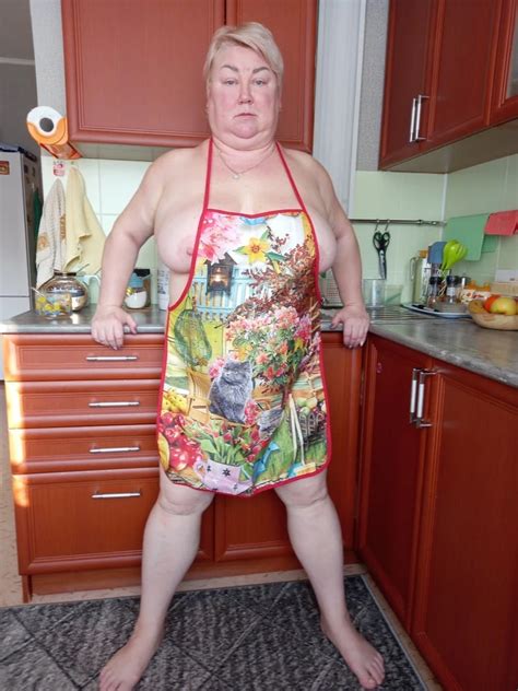 In The Kitchen In An Apron Nude Pics Xhamster
