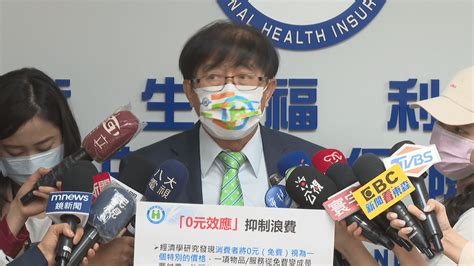 明年健保費率凍漲 健保署長李伯璋：部分負擔新制勢在必行