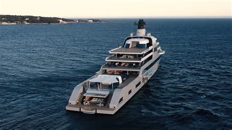 Roman Abramovich's newest megayacht is a $610 million fortress ...