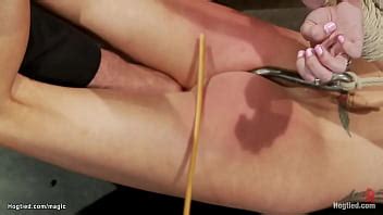 Rubia amarrada sufre suspensión XVIDEOS