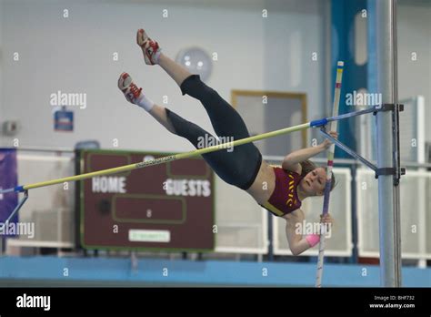 How To Hold Pole Vault At Bradley Briseno Blog