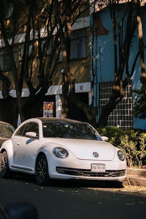 Black SUV Parked on the Road · Free Stock Photo