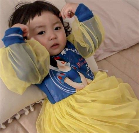 Devi Adl Kullan C N N Rohee Babe Panosundaki Pin K Zlar Komik Bebek Resimleri Koreli K Z