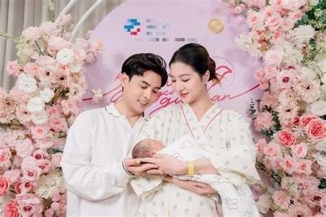 Vợ hot girl của Hồ Quang Hiếu sinh con trai đầu lòng Báo Dân trí