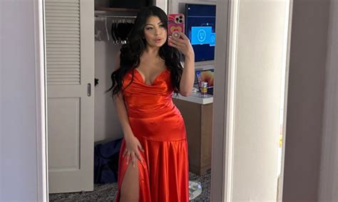 Cami Strella Debuts Veterans Day Sex Tape On Onlyfans Avn