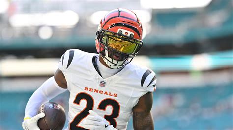 dax hill bengals  winner  ed block courage award