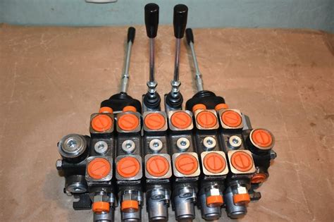 Купить Гидрораспределитель Р100 импортный с джойстиками 100 л/мин 6 ...