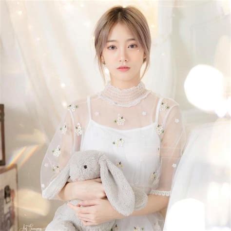 Nóng bỏng với hot girl đồng phục Thái Lan vừa ngây thơ mà lại gợi cảm