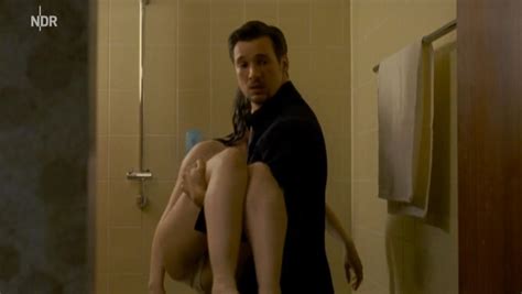 Nude Video Celebs Maja Schone Nude Der Brand 2011