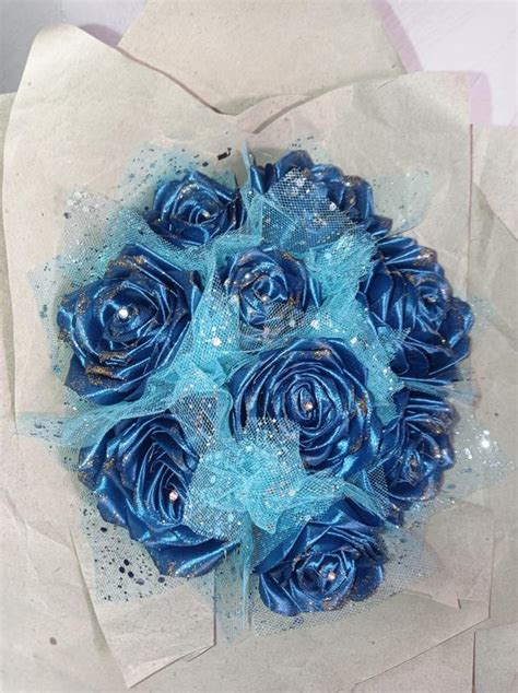 Букет роз из атласных лент — цена 150 грн в каталоге Женские подарочные ...