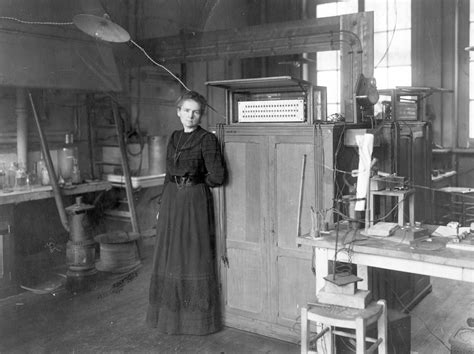 In color | Marie Curie in her laboratory in Paris, 1912 - Marina Amaral