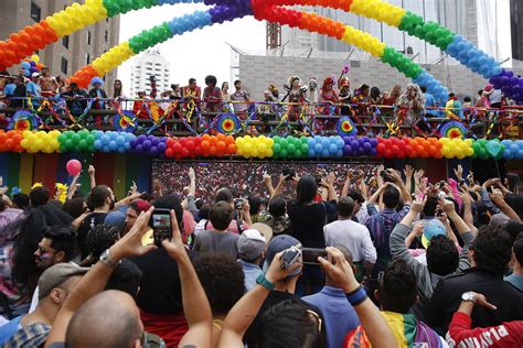 Desfile gay de São Paulo celebra años de reivindicaciones La Nación