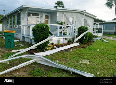 Tornado Damage Mobile Home Park Hi Res Stock Photography And Images Alamy