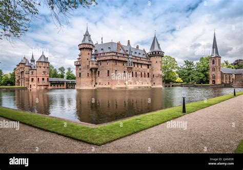 Beautiful Castle In Utrecht The Netherlands Stock Photo Alamy