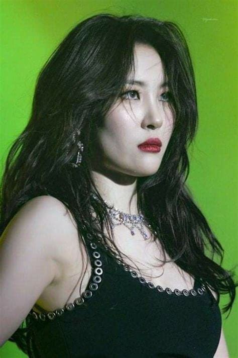 sunmi ideas   kpop girls sunmi purple aesthetic sunmi stage