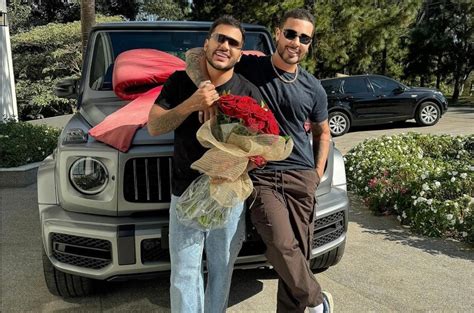 Carlinhos Maia Presenteia Marido Carro De Luxo Avaliado Em Quase R