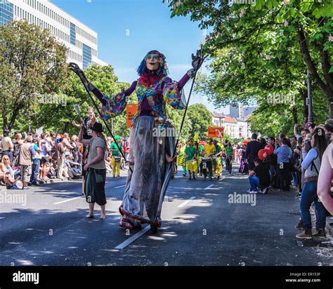 Kreuzberg Berl N Alemania De Mayo De Los Artistas