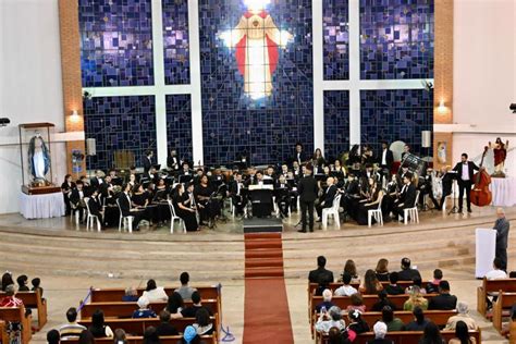 Orquestra Sinf Nica Municipal Realiza Concerto Na Par Quia