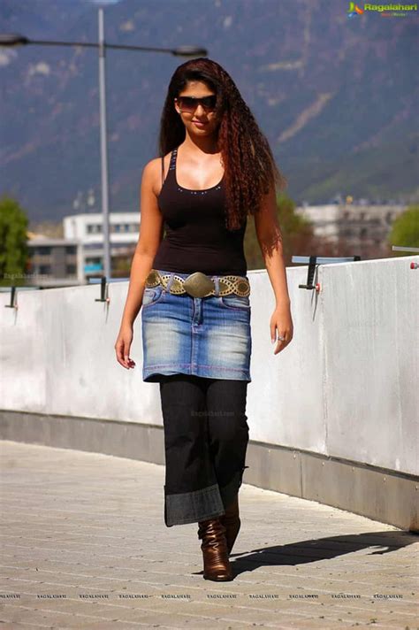 South Actress Nayanthara Hot Photos Bollywood Blockbusters