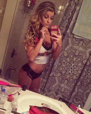 Winghouse Girl Porn Pic