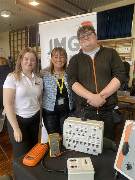 Higher Level Apprenticeships Set Students on the Path to Specialist