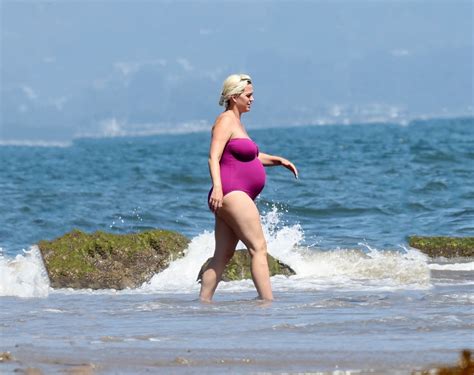 Katy Perry In A Sexy Bikini On The Beach While Pregnant Photos Fappeningtime