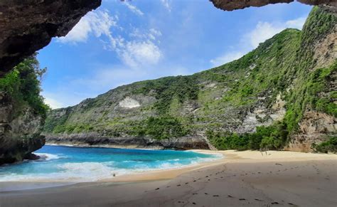 kelingking beach bali indonesia detailed features map