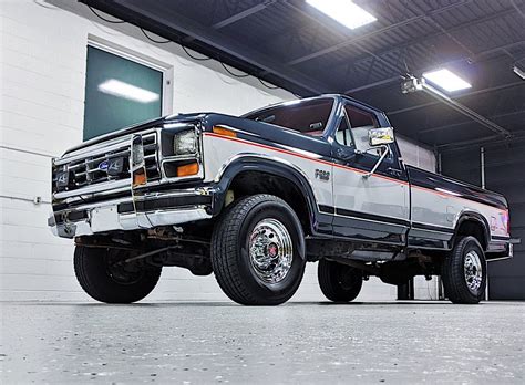 Super Spec 1985 Ford F 250 Hd Xlt Lariat Is An Old School Beast Got
