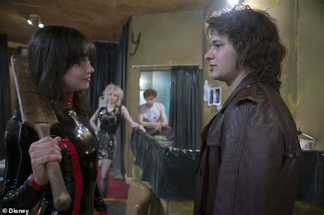 Pistol Danny Boyle S Sex Pistols Biopic Receives Mixed Reviews But Anson Boone Is Praised